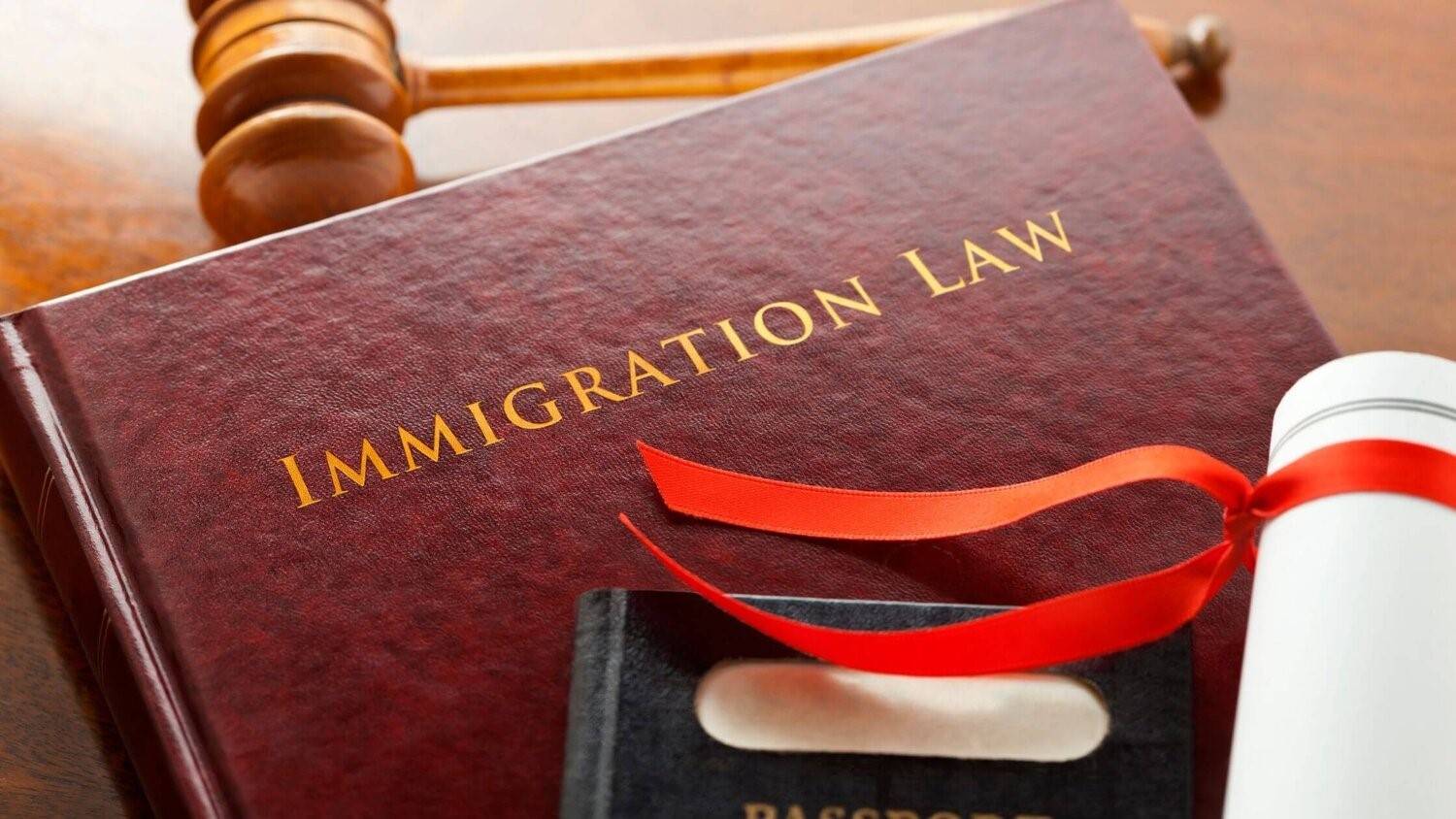 چه سوالاتی از وکیل مهاجرتی بپرسیم؟