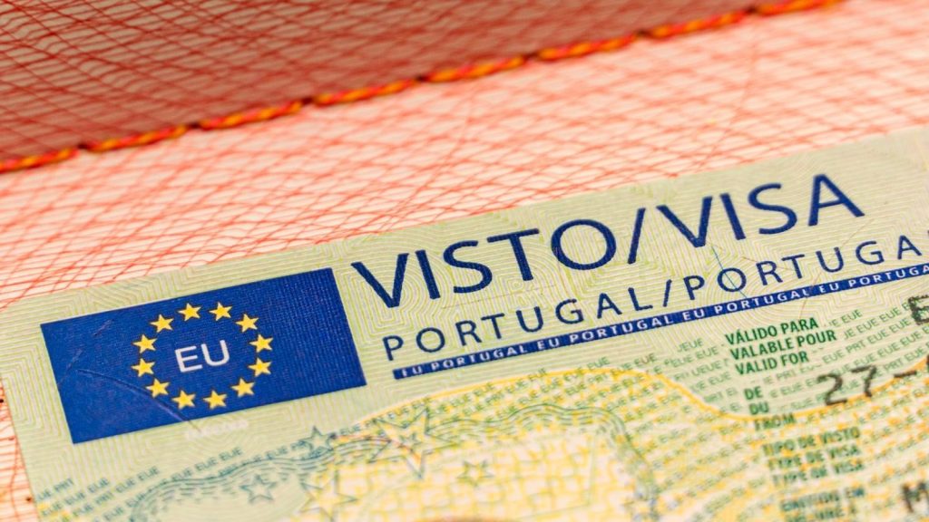 تصویری از ویزای پرتغال برای عنوان ویزای تمکن مالی پرتغال مناسب چه کسانی است انتخاب شده است.