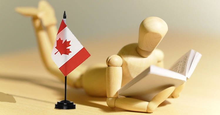 مدلی کتاب در دست به همراه پرچم کانادا برای عنوان گرفتن پذیرش برای تحصیل در مدارس کانادا انتخاب شده است.