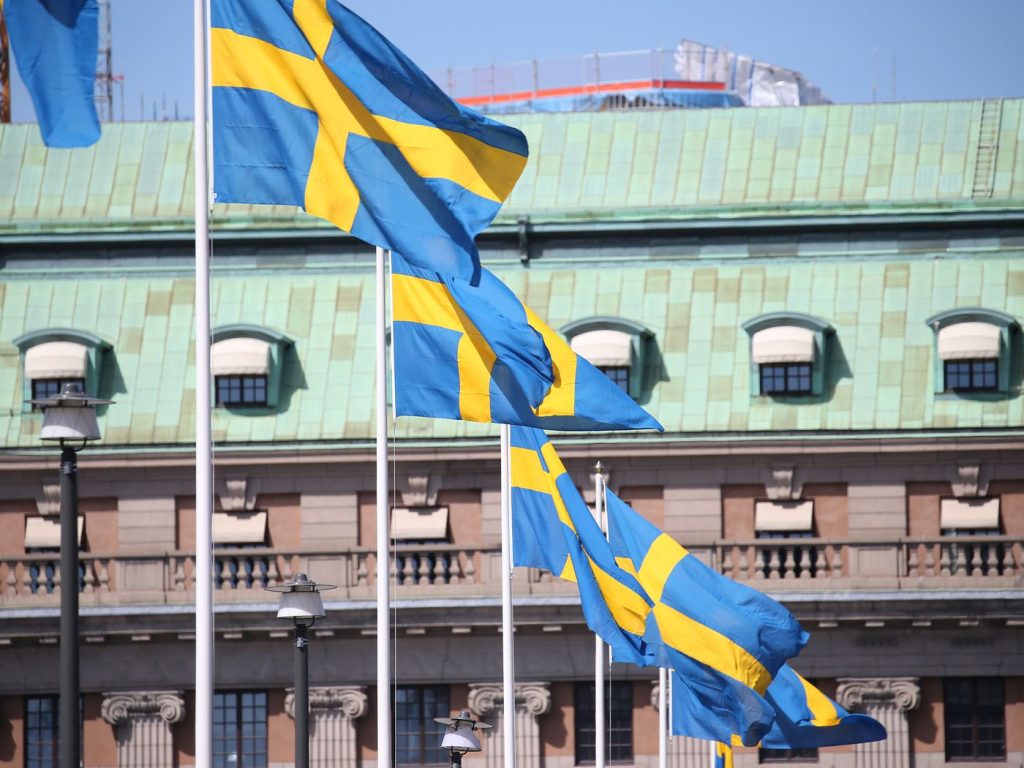 تصویری از پرچم های دانشگاه سوئد برای عنوان مقطع کارشناسی ارشد انتخاب شده است.